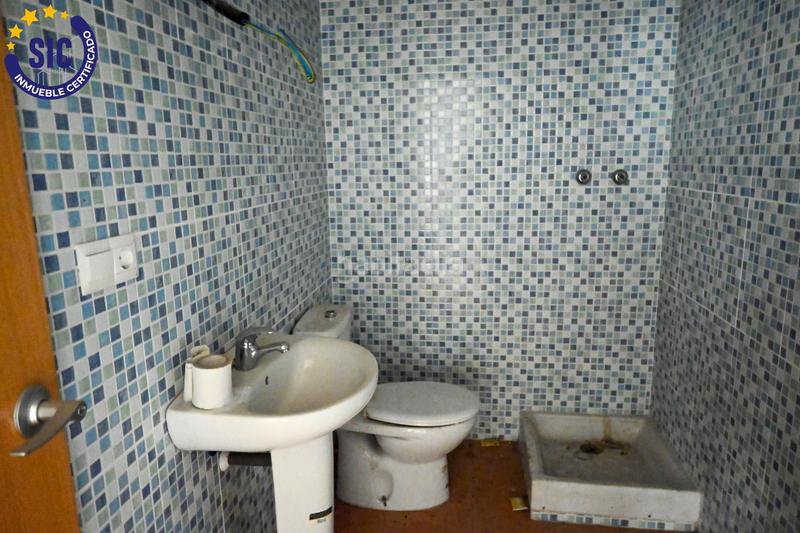 Foto 53cc46cf-b647-43ef-b591-8ad10f19c54e. Capannone industriale in Centro Xirivella