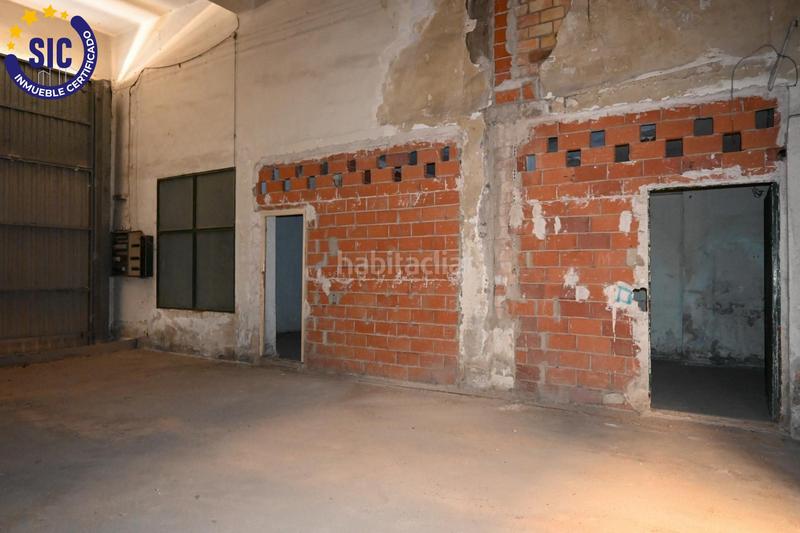 Foto b04ad72b-a104-4257-929d-d7a9425bdb45. Capannone industriale in Centro Xirivella