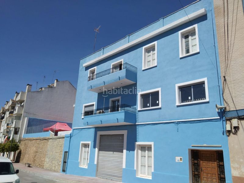 Foto f3e8e3cc-7a0a-42c4-8889-8b77d550bd64. Xalet amb calefacció aparcament piscina a Godelleta