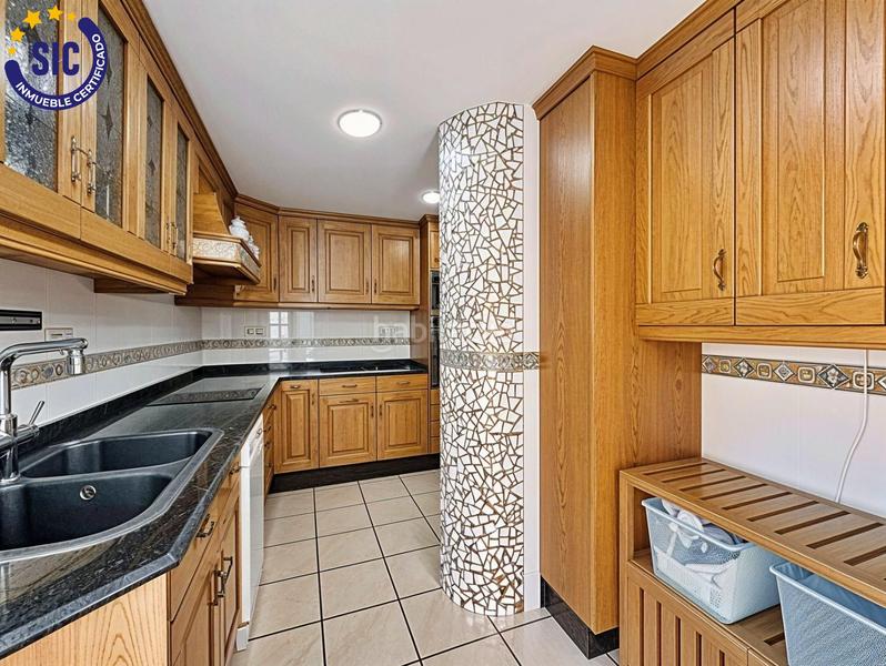 Foto 2912710a-bf4e-4e1a-afa0-f19b54f77d98. Duplex in calle gomera 5 in Malva Rosa Valencia