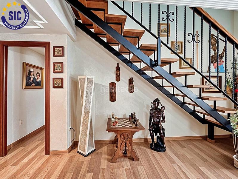 Foto 48255186-6ff1-44ba-8b63-64a70776dddd. Duplex in calle gomera 5 in Malva Rosa Valencia