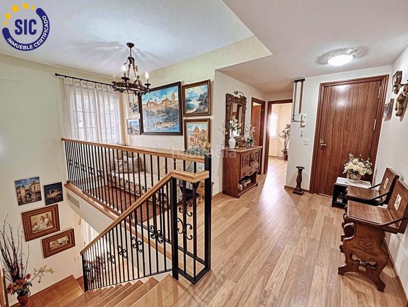 Foto aad31e5b-8a37-407e-a658-a88f2643f9d3. Duplex in calle gomera 5 in Malva Rosa Valencia