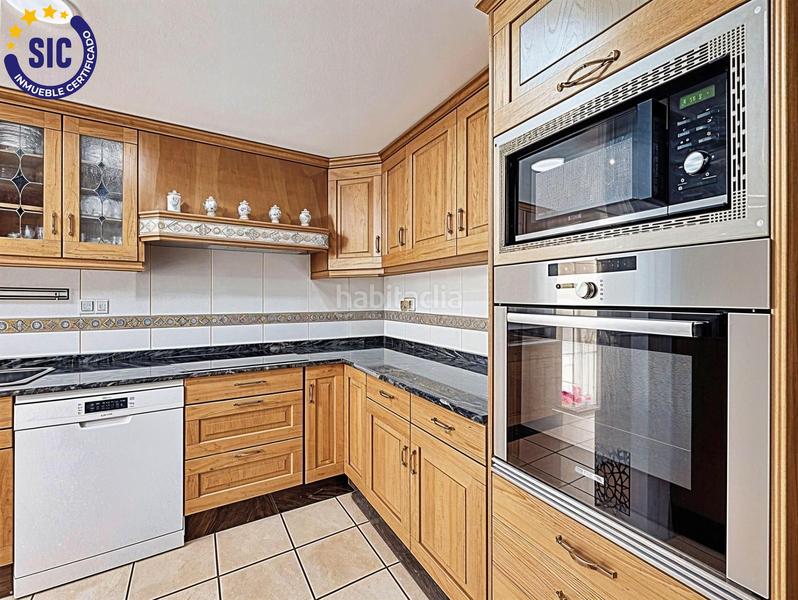 Foto b9393ceb-4114-4248-bd1e-6bc2cbf3978c. Duplex in calle gomera 5 in Malva Rosa Valencia