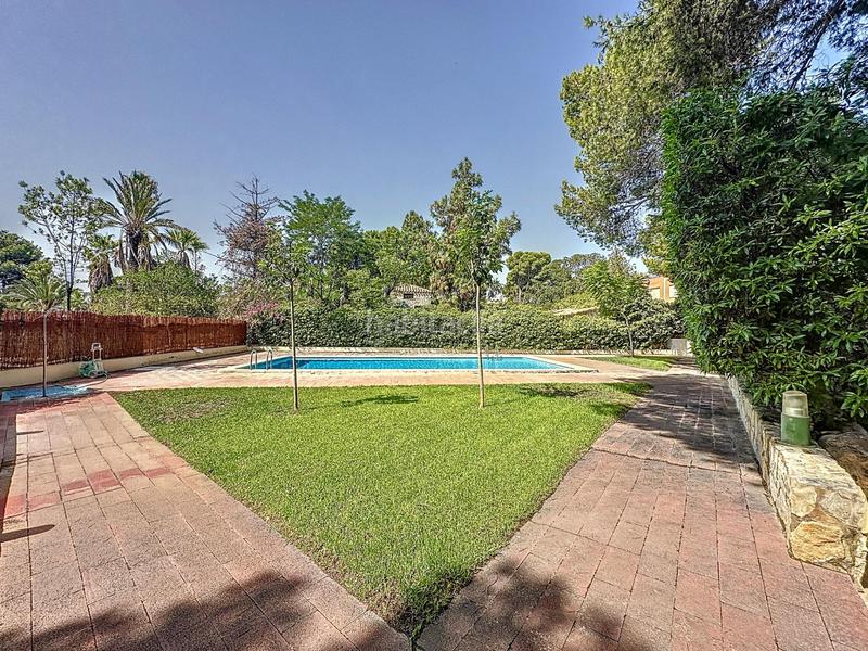 Foto f3165a96-72e8-4514-8184-b674507319eb. Casa adosada exclusiva residencia en campolivar, lujo, privacidad y bienestar a solo 10 minutos de valencia en Godella