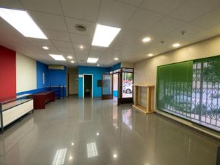 Lloguer Local Comercial  Calle de la baixada dels magraners. Local de 90 m con 2 escaparates en av. josé vidal canet  carcaix