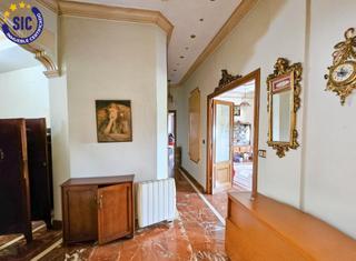 Piso  Calle archiduque carlos. Venta de nuda propiedad con vistas al parque del oeste