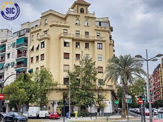 Pis  Calle archiduque carlos. Venta de nuda propiedad con vistas al parque del oeste