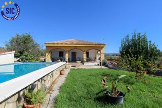 Chalet  Diseminado p145. Se vende chalet urbano en urbanización chuliesa, llíria.