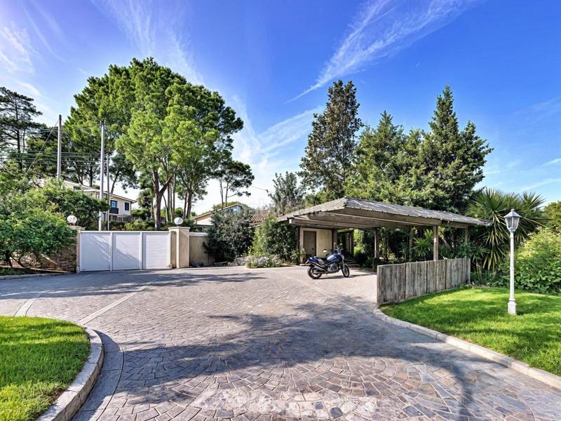 Foto 0d819fdf-3ffb-4ac8-adef-a017088ff3d9. Chalet en calle baladre del 4 villa de lujo en el respirall valencia en Alzira