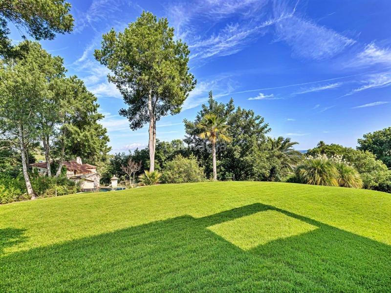 Foto 5614a500-23c9-4b92-906e-1dff0b6b592e. Chalet en calle baladre del 4 villa de lujo en el respirall valencia en Alzira