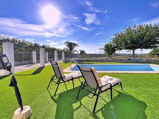 Xalet a Montichelvo. Tu refugio ideal te espera! chalet independiente en plena natura