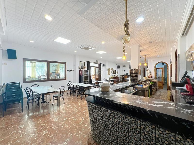 Foto b2c0cc40-30ad-4e44-b1a1-15fa02253aa2. Pas-de-porte local commercial dans avenida de las gaviotas 72 dans Valencia