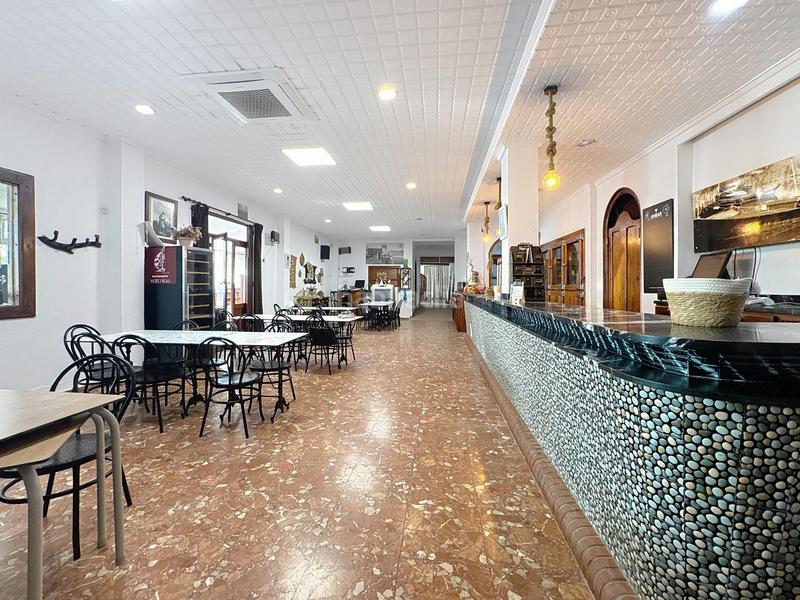 Foto 0648d36d-8fc6-43f1-ace2-386abd412f40. Transfer business premise in avenida de las gaviotas 72 in Valencia