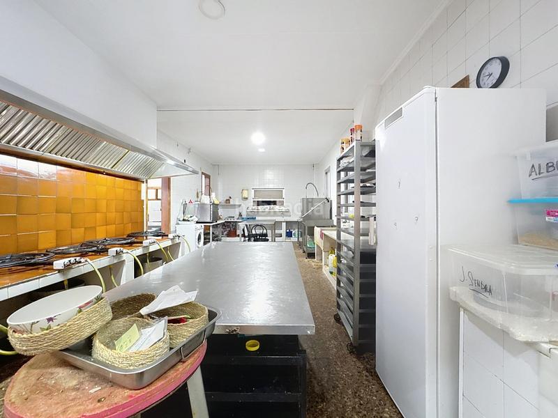 Foto c4fc1896-4d44-45c7-8a2d-786e752d693a. Transfer business premise in avenida de las gaviotas 72 in Valencia