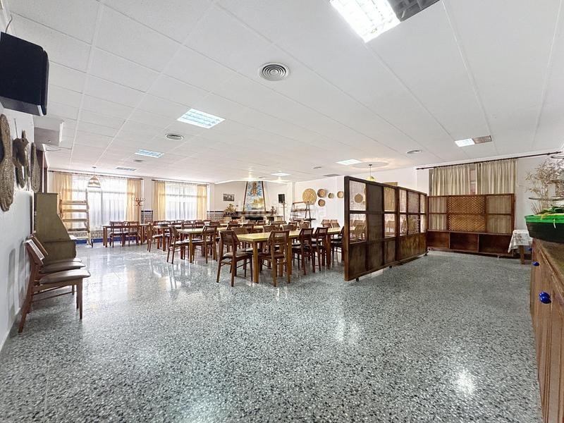 Foto 9fcaa0fe-952a-4ddd-a1f5-22108a2f7b36. Traspàs local comercial a avenida de las gaviotas 72 a Valencia