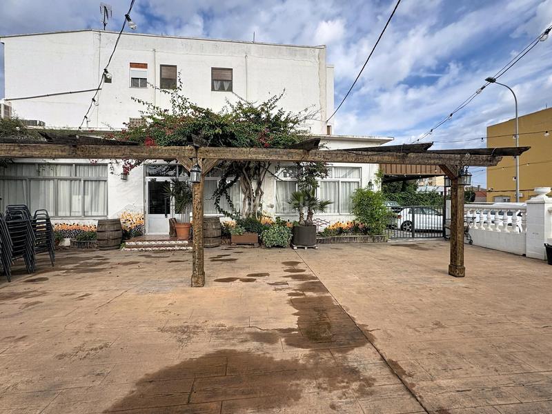 Foto afca53dc-10c6-41b3-a1d0-7527f876bdde. Traspàs local comercial a avenida de las gaviotas 72 a Valencia