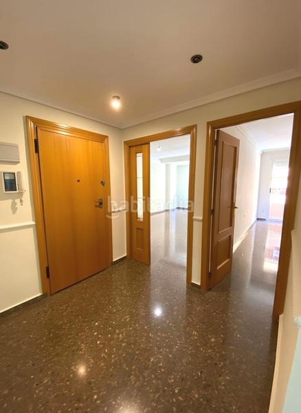 Foto cdc6aca8-434b-401a-81e2-a524f9b43397. Location appartement avec parking dans Zona Avenida al Vedat Torrent