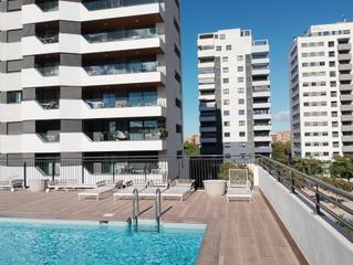 Pis  Avenida fernando abril martorell 28. Piso moderno y acogedor en el barrio de malilla