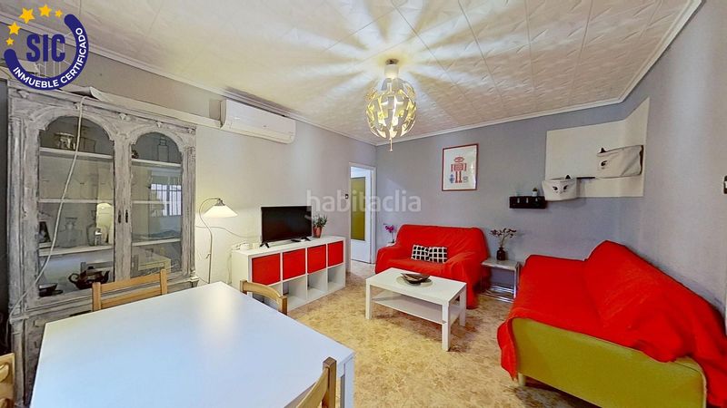 Foto 4495ab1c-cd07-4a00-8362-bddbdad2f083. Pis a L´Amistat Valencia