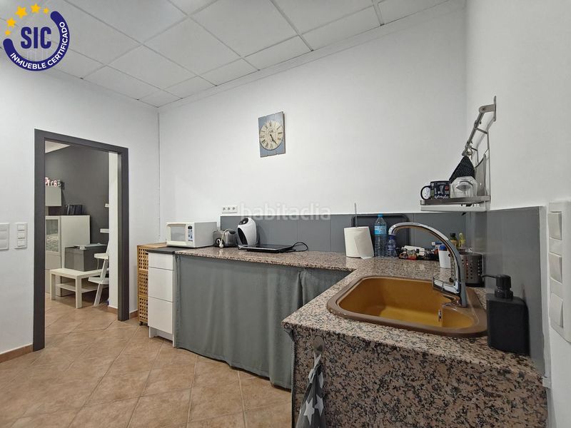 Foto a4e39008-3d80-4dab-9e85-97601d466080. Casa adossada amb calefacció aparcament a Carcaixent