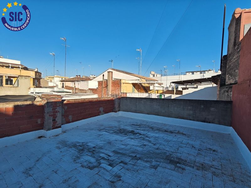 Foto c28b10b1-c43a-4121-8307-1a272652afba. Casa adossada amb calefacció aparcament a Carcaixent