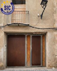 Casa a Calle sant rafel 39. Oportunidad en el corazón de xàtiva un lienzo en blanco para la