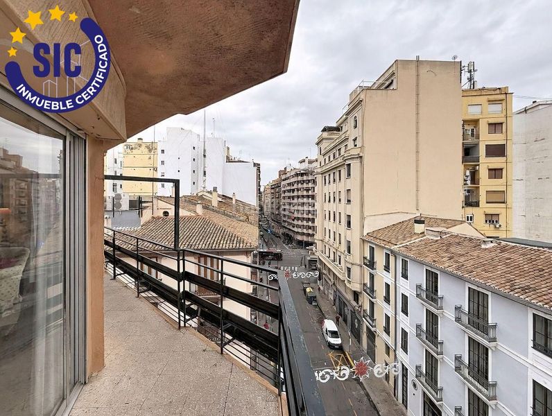 Piso en calle estrella 1 piso exterior con gran luminosidad y espectacular balcón perimetral, en pleno centro en Valencia - Imagen 29