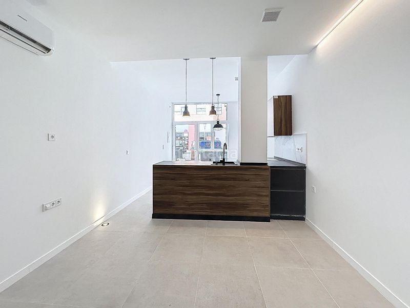 Planta baja promoción de 5 viviendas reformadas tipo loft en nou moles en Valencia - Imagen 7
