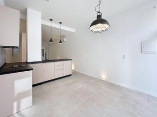 Planta baja  Calle de cartagena. Promoción de 5 viviendas reformadas tipo loft en nou moles