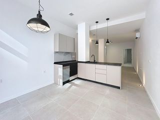 Ground floor  Calle de cartagena. Promoción de 5 viviendas reformadas tipo loft en nou moles