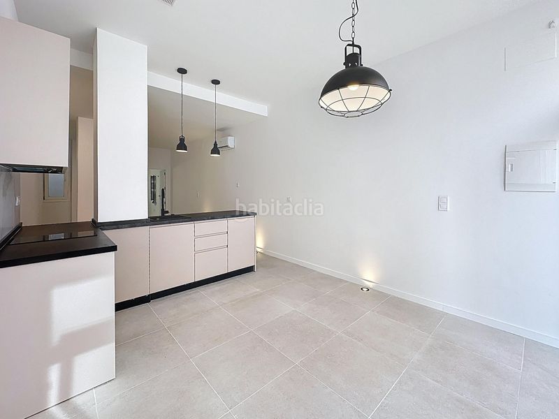 Planta baja promoción de 5 viviendas reformadas tipo loft en nou moles en Valencia - Imagen 5