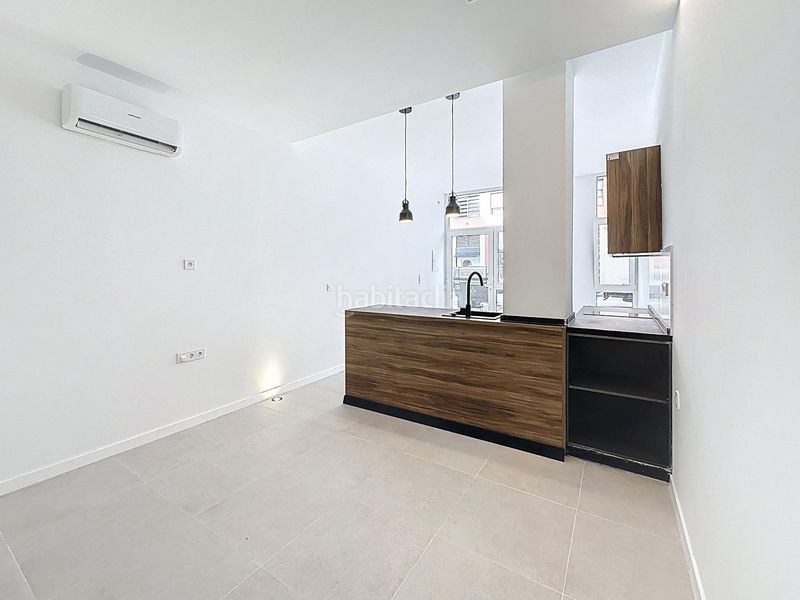 Planta baja promoción de 5 viviendas reformadas tipo loft en nou moles en Valencia - Imagen 6