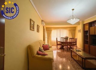 Pis  Rugat. Inversión premium en rugat 132 m2 con 4 hab. y 2 baños.