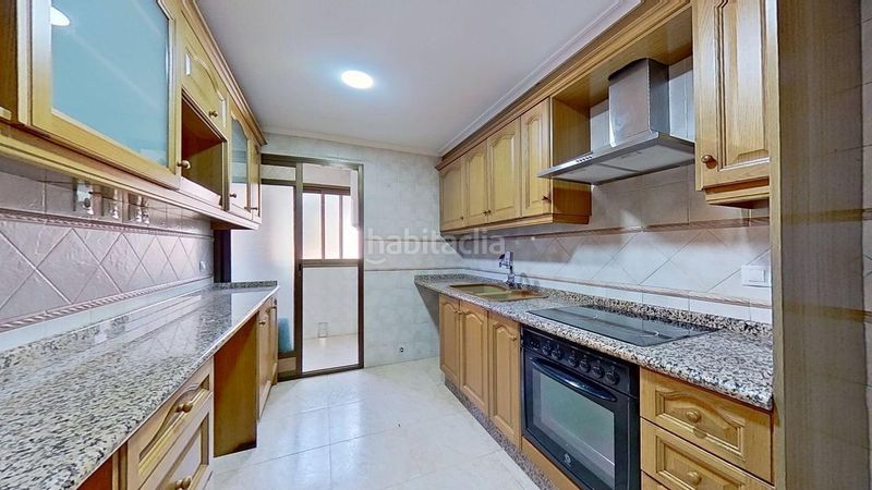 Foto 1fb25bff-e879-403f-9788-f44c523e53a2. Pis amb aparcament a Centro Xirivella