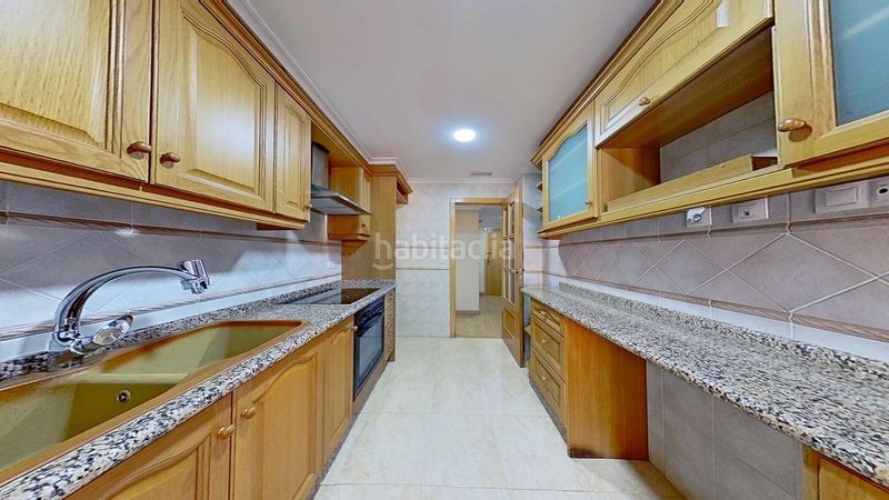 Foto edb12c01-16b1-43f0-8344-f706896d4fca. Pis amb aparcament a Centro Xirivella