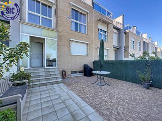 Reihenhaus  Calle oscar espla d'. Exclusivo chalet adosado con domótica, ascensor y piscina en zon