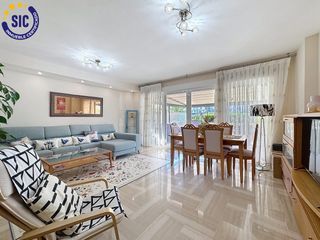 Reihenhaus  Calle oscar espla d'. Exclusivo chalet adosado con domótica, ascensor y piscina en zon