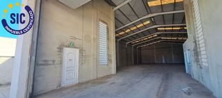 Nave industrial  Calle b-ppi. Nave diáfana en genovés con patio delantero y doble acceso