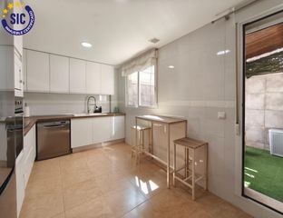Casa adossada  Calle nules. Venta de adosado en onda