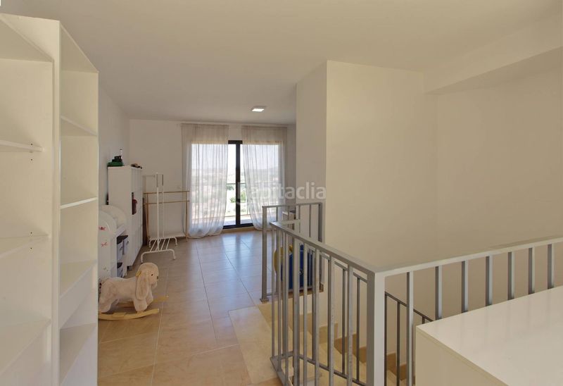 Foto ebdd2a19-4f77-4268-bd94-90c6e671360d. Casa adossada amb aparcament a Onda