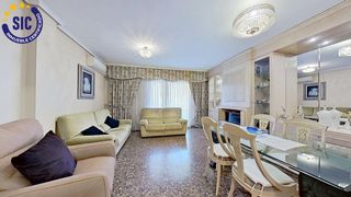 Flat  Calle isla cabrera. Amplio y luminoso piso con plaza de garaje en una de las mejores