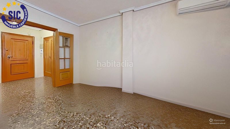 Foto 0a5fdddb-7e8f-4c52-9e5f-3b8dfd137850. Pis amb calefacció aparcament a Malilla Valencia