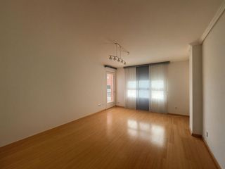 Miete Etagenwohnung  Calle murta. Piso en alquiler de larga estancia, con garaje, trastero y pisci