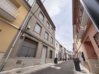 Casa  Calle ramon y cajal. El despertar de un legado tu refugio en la font den carrós