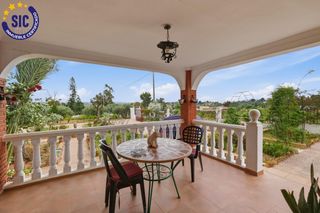 Xalet  Plaza poligono 2. Se vende precioso chalet con amplio terreno