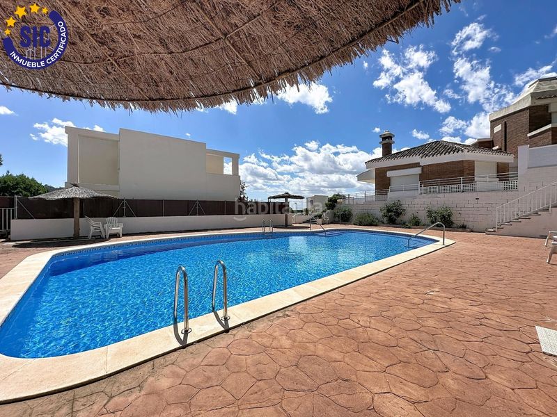 Foto 53d0dc05-a748-4d97-b177-2f2733c5b3f7. Casa adossada amb aparcament piscina a Serra