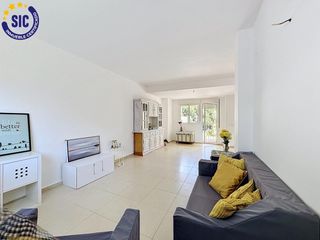 Casa adossada a Avenida ERMITA