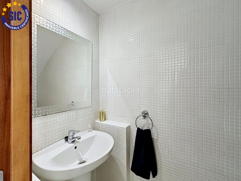 Foto 9dd87bef-2e8c-4fa3-bd27-cd16dd7955b0. Casa adossada amb aparcament piscina a Serra