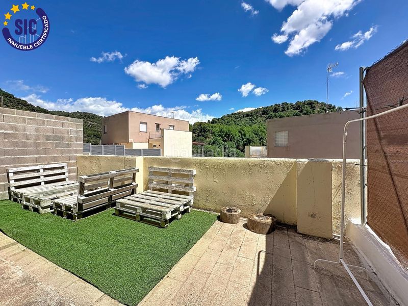 Foto c61b92ac-cbde-451d-a82a-4759949e44a4. Casa adossada amb aparcament piscina a Serra