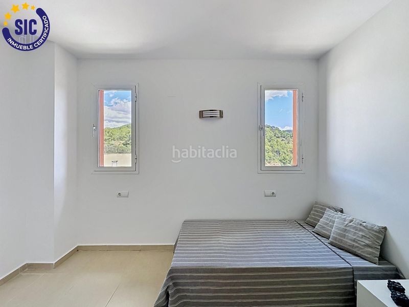 Foto c8ae029d-7023-40fc-b3bc-5878d3192eec. Casa adossada amb aparcament piscina a Serra